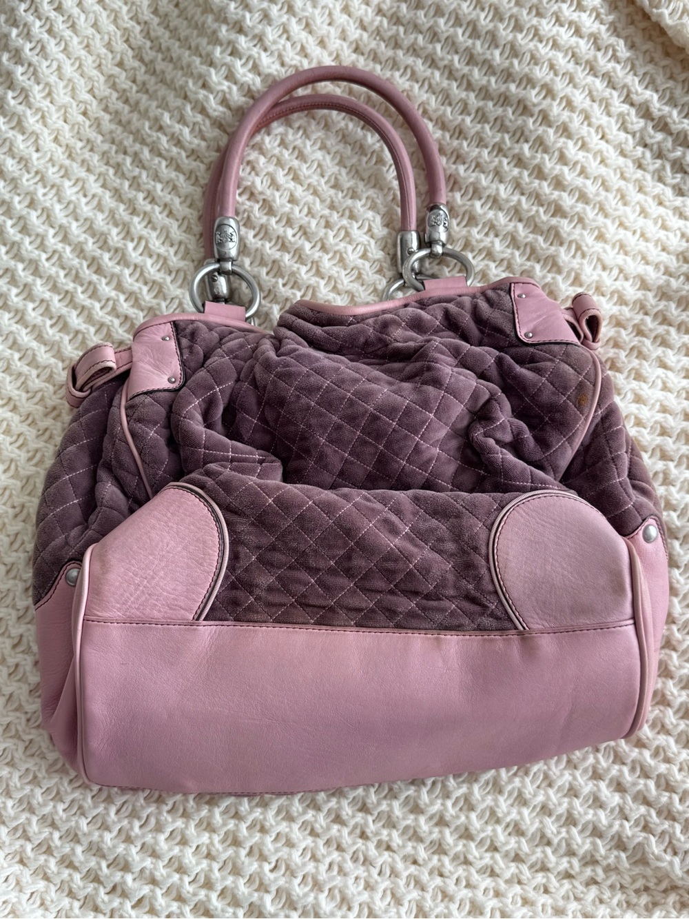 Hard to Find Juicy Couture Quilted Daydreamer Bag with Embroidered Logo - Picture 2 of 14